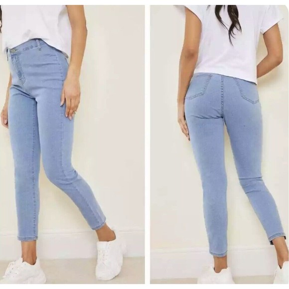PrettyLittleThing Light Wash Disco Fit Skinny Jean Size 6 NWT - Picture 1 of 6